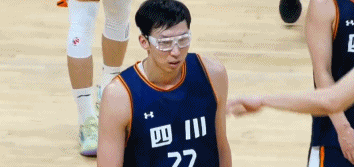 ?啊！周琦刚打不到9分钟 与裁判激烈交流连吃两T被驱逐?